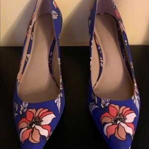 Floral print Anne Taylor pumps. Worn once.